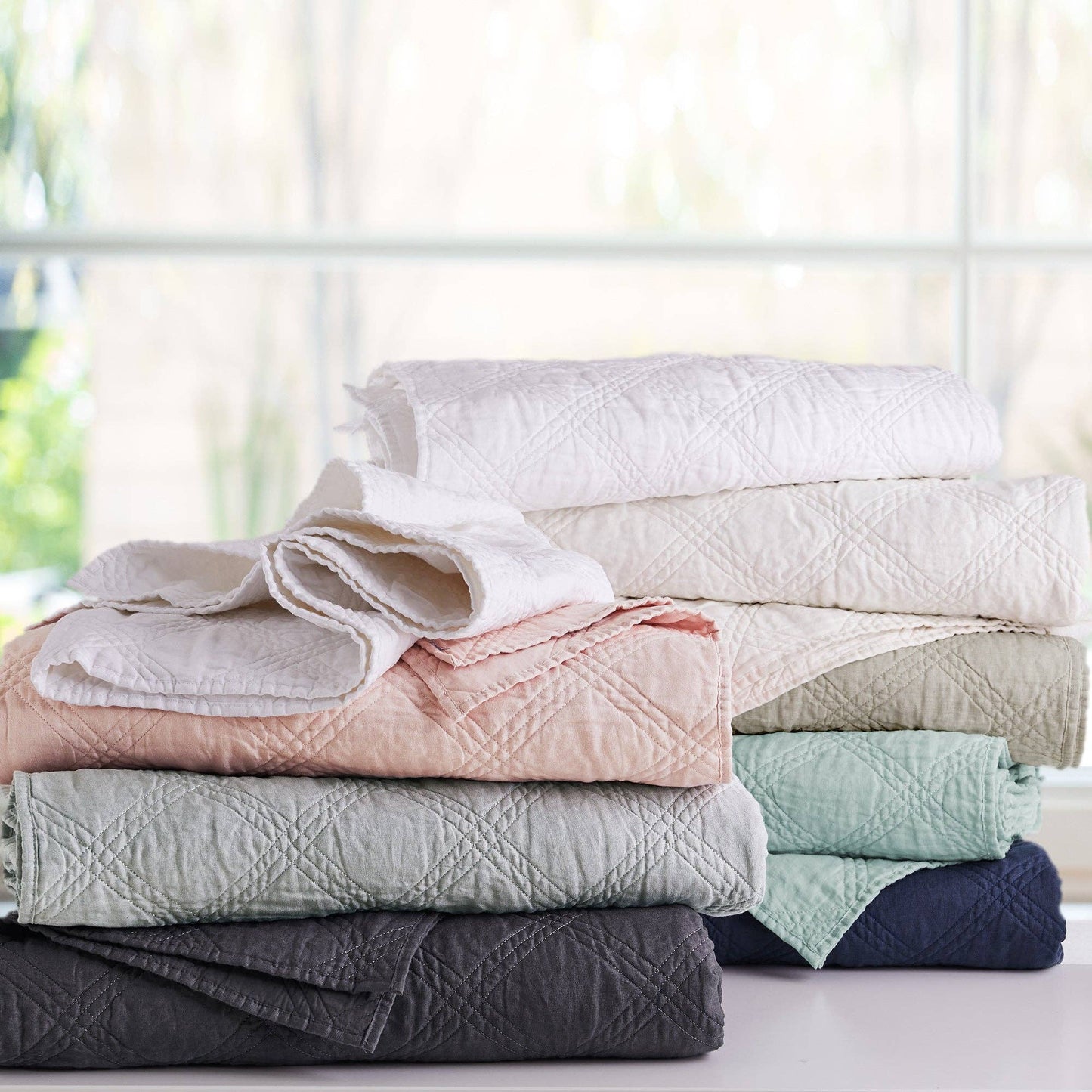 Washed Linen Quilt in Grey