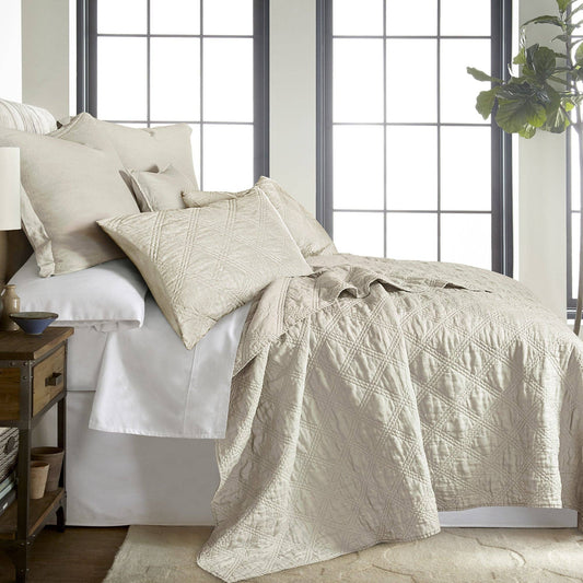 Washed Linen Quilt in Natural