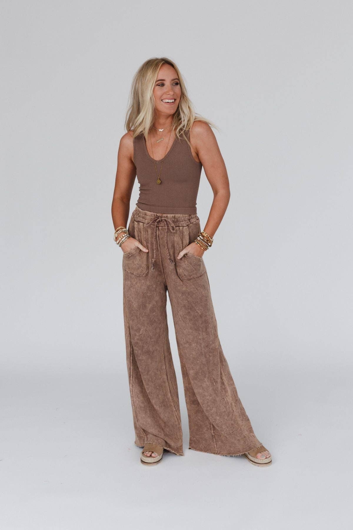 Relaxed Wide Leg Pant