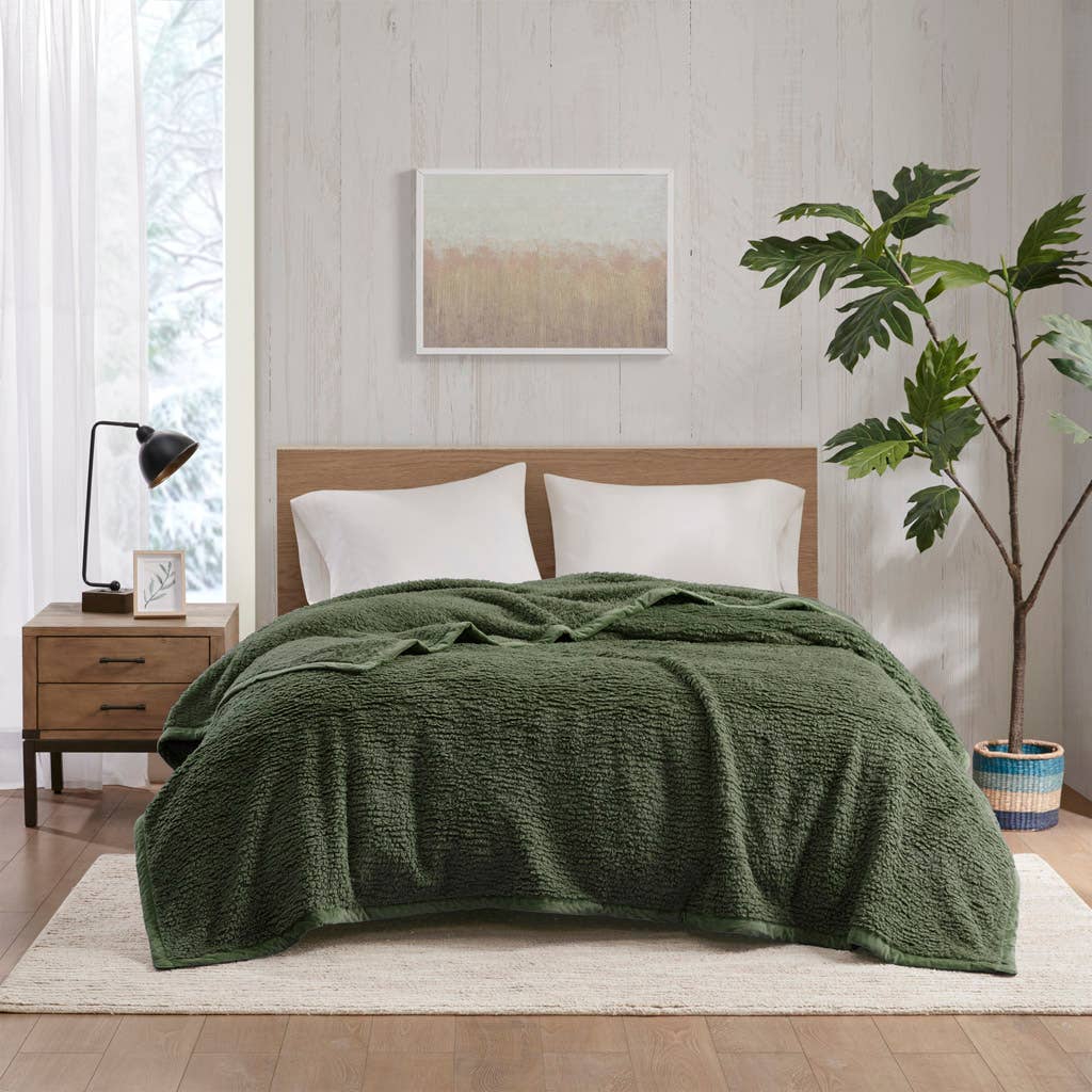 Winter Cottage Berber Blanket, Green: Twin