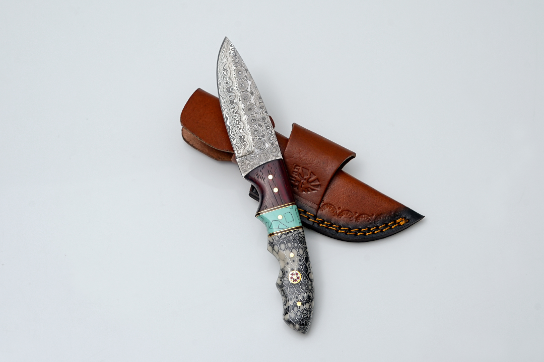 Titan "Cobra" Hand-Forged Damascus Steel Hunting Knife with Turquoise & Honeycomb Handle