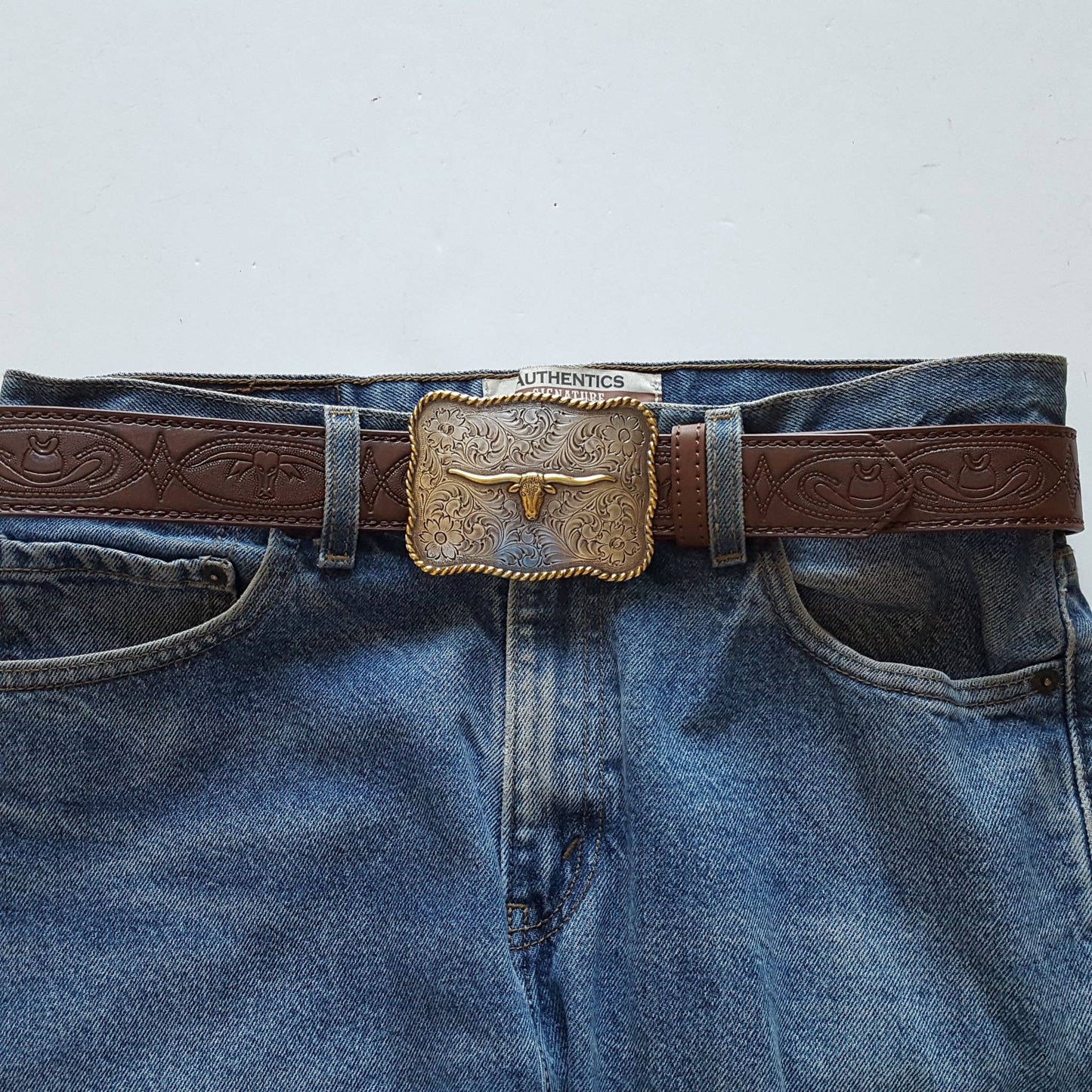 M Western Long Horn Buckle w. matching tooled belt