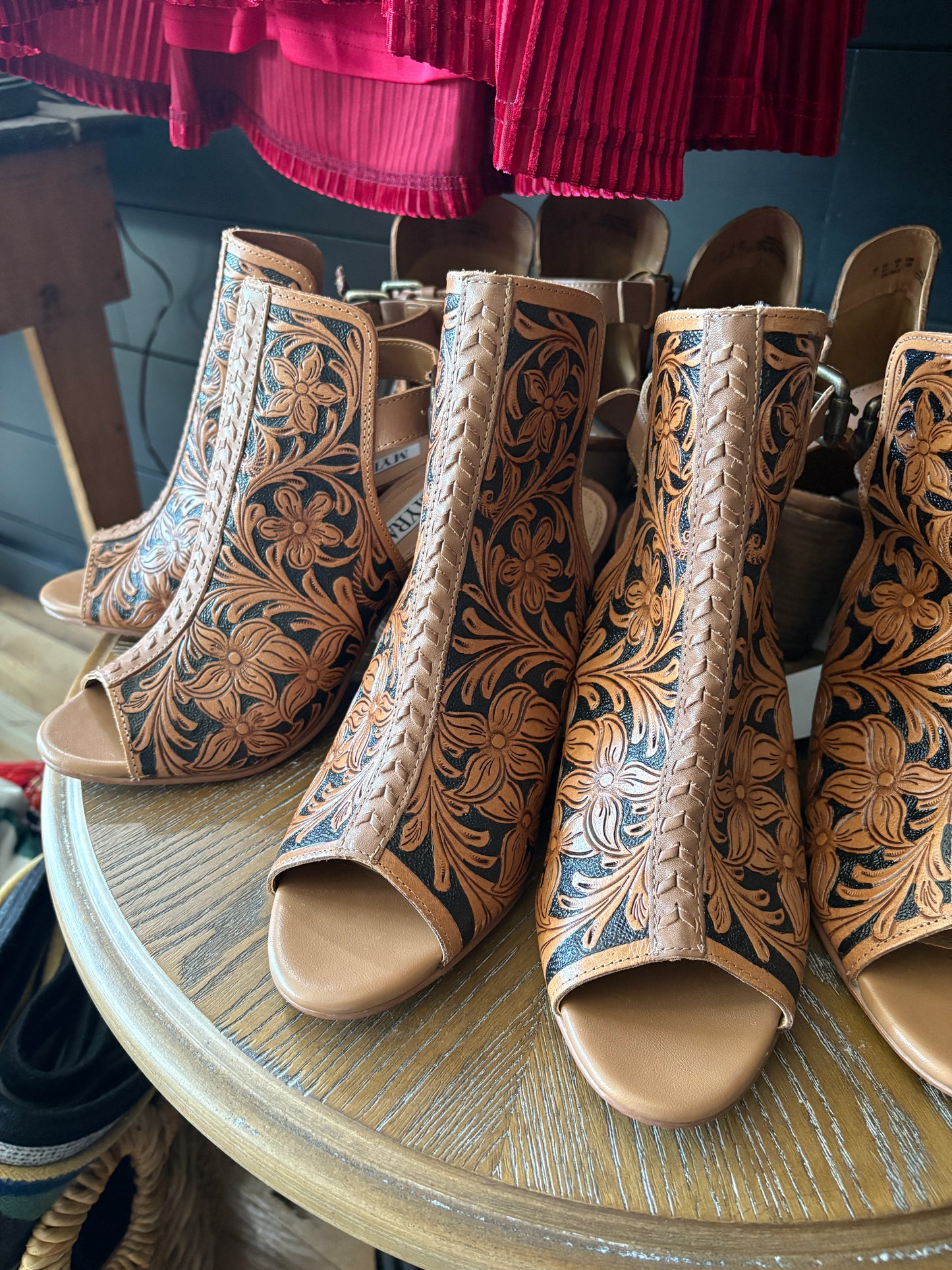 Dodge Town Heels